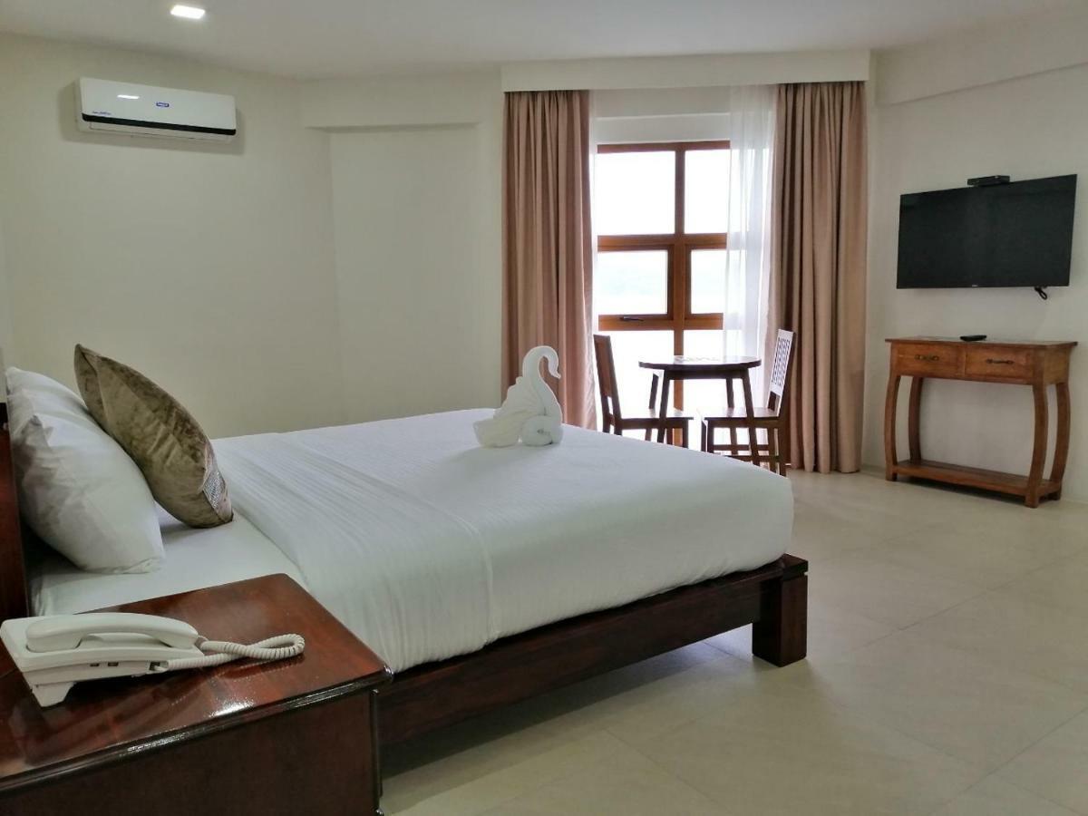 Nirvana Resort Puerto Galera Εξωτερικό φωτογραφία